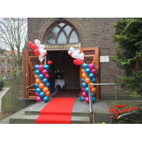 feestloper rode loper kerk met boog 1881469446